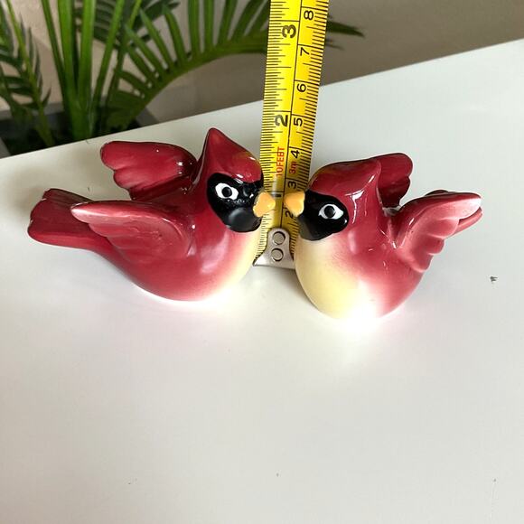 Christmas Cardinals Salt and Pepper Shaker Set Ceramic Glazed - Picture 9 of 10